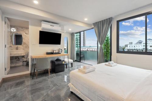 Deluxe Corner Double Room