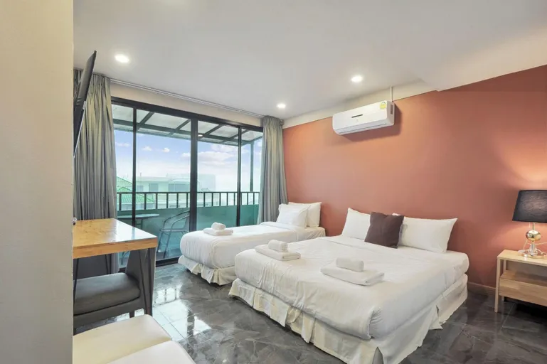 Deluxe Triple Room - Balcony